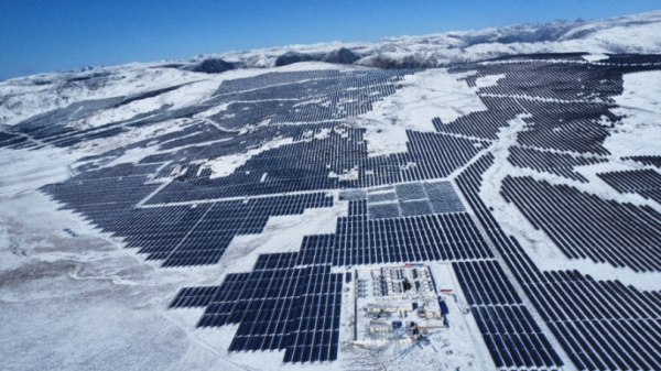 三峡集团海拔4000米以上单体规模最大光伏项目实现全容量并网