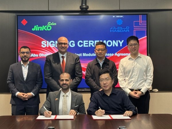 晶科2GW出海 助力阿联酋算力绿电