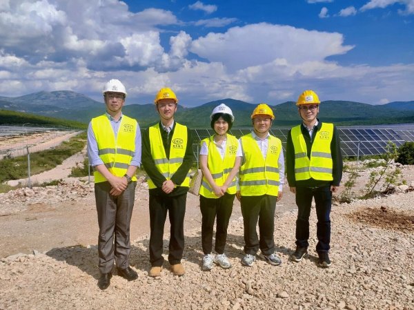 中国驻波黑大使李凡一行调研波黑比莱恰光伏储能项目